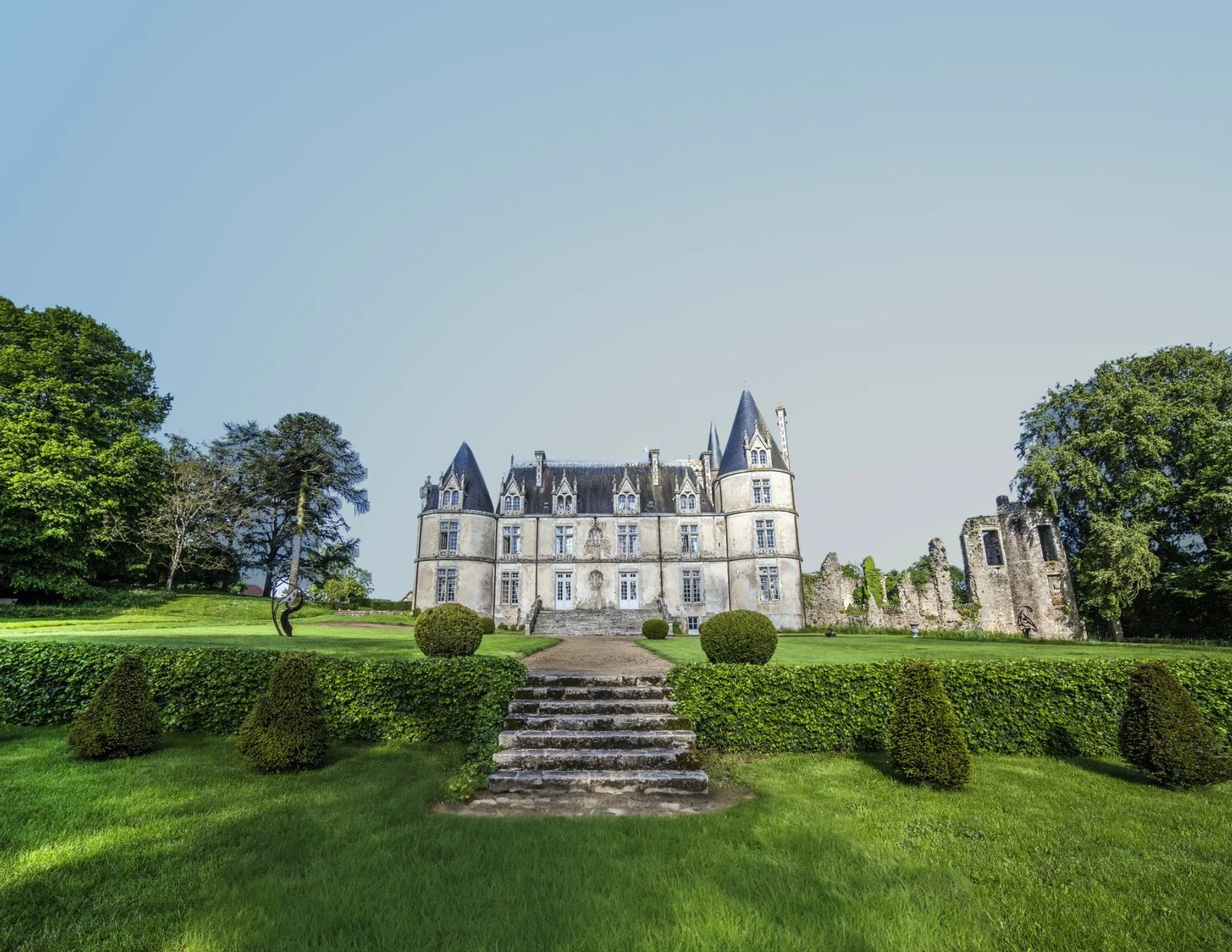 Shkolnikova Academy at Château de La Flocellière, France